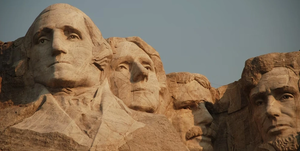 lead generation for politicians mount rushmore image